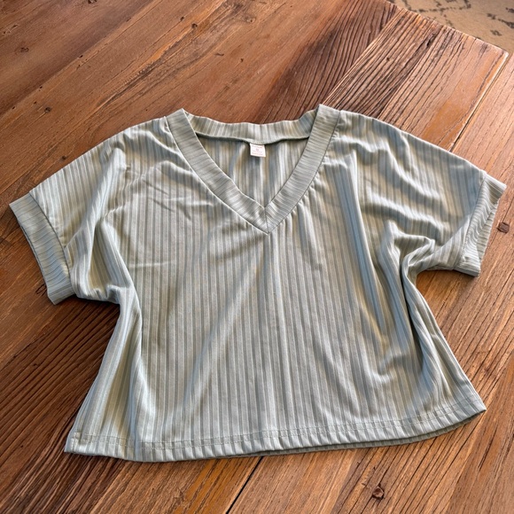 ROMWE Gray Ribbed Crop Top Relaxed Fit - Picture 4 of 7